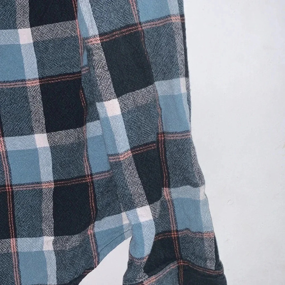 Womens Medium bottondown longsleeve - Picture 2 of 4